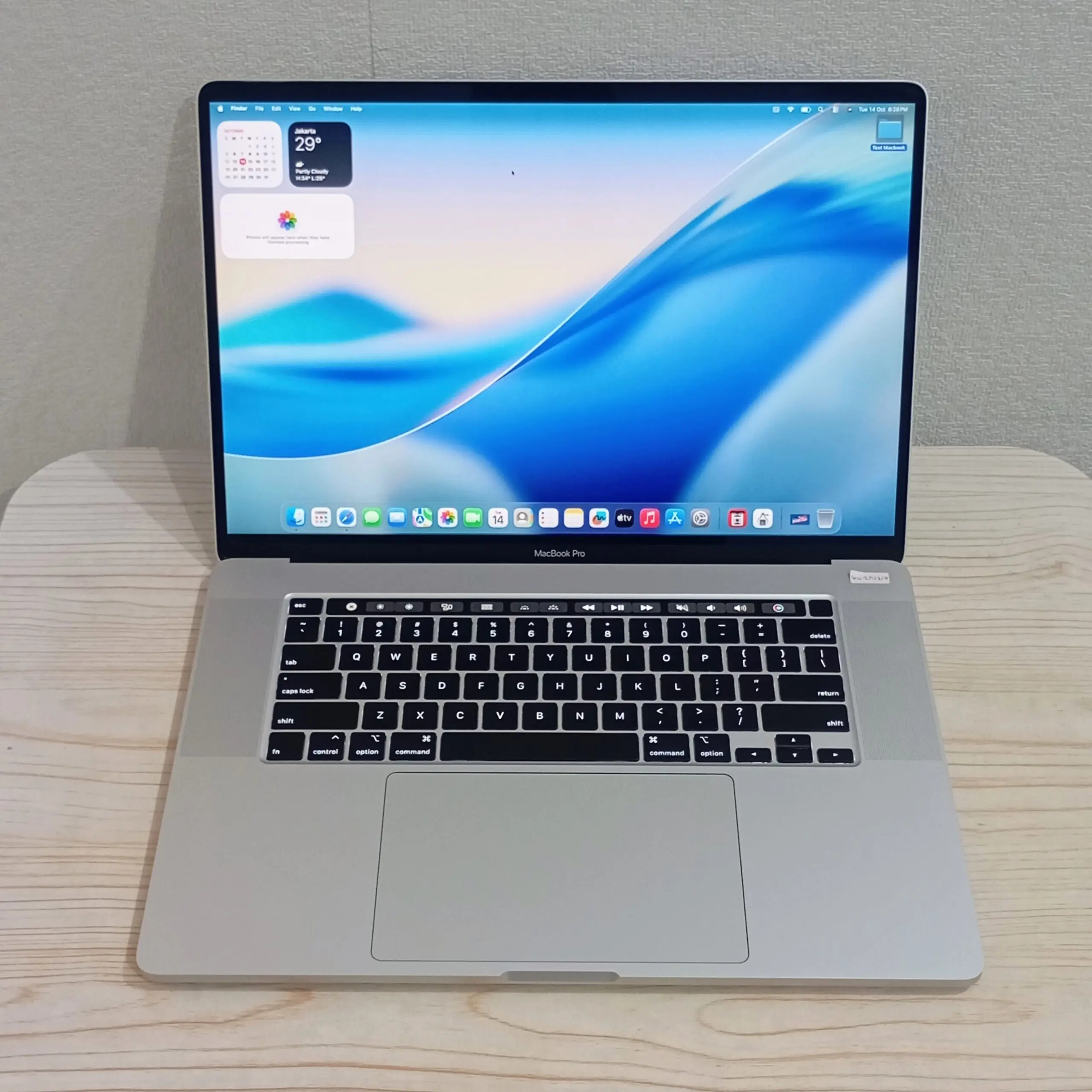 MacBook Pro 16″ 2019 i9 / RAM 16GB / SSD 1TB Siap Pakai Bergaransi
