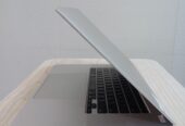 MacBook Pro 16″ 2019 i9 / RAM 16GB / SSD 1TB Siap Pakai Bergaransi