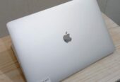 MacBook Pro 16″ 2019 i9 / RAM 16GB / SSD 1TB Siap Pakai Bergaransi