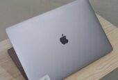 MacBook Pro 16” 2019 | Core i7 | RAM 32GB | SSD 512GB Siap pakai