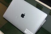 MacBook Air 13” 2018 Intel Core i5 / 16GB RAM / 512GB SSD