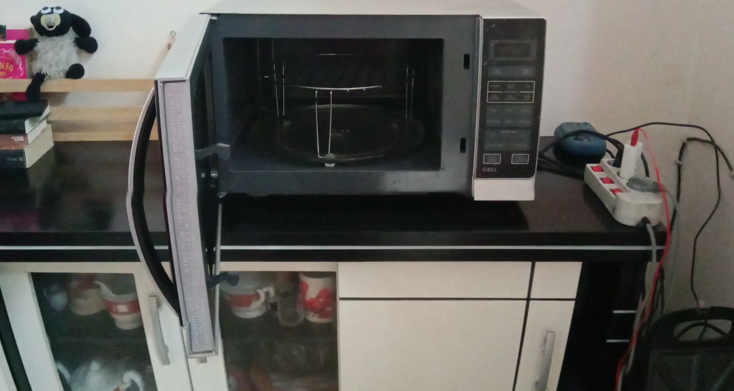 Microwave, Oven & Grill Sharp