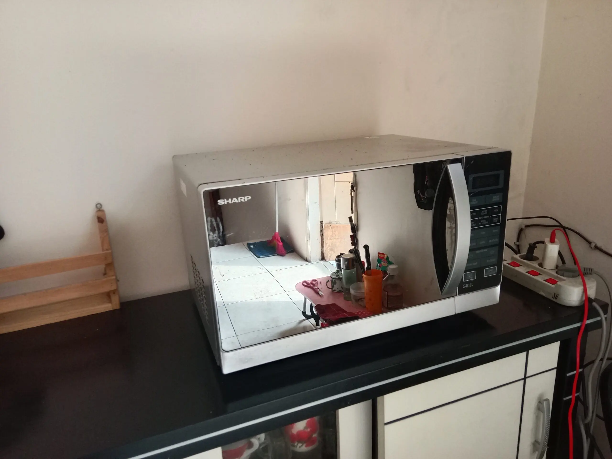 Microwave, Oven & Grill Sharp