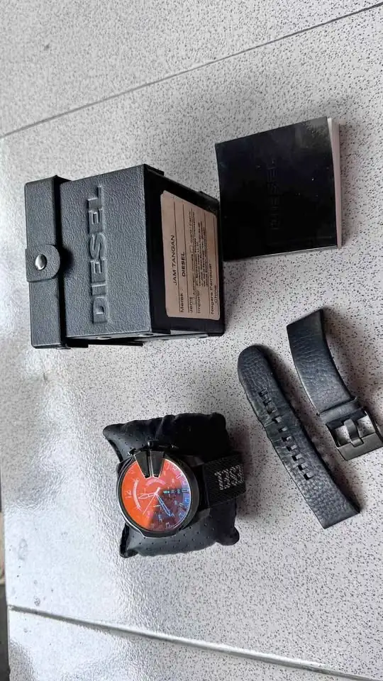 Dijual jam tangan merk DIESEL