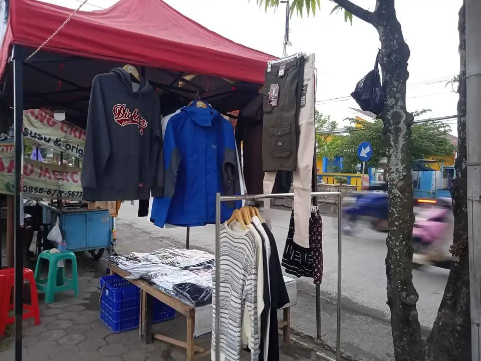 Jaket Outdoor tahan air pemalang