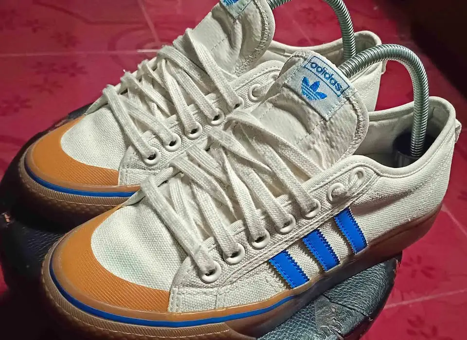 Dijual sepatu adidas & nike