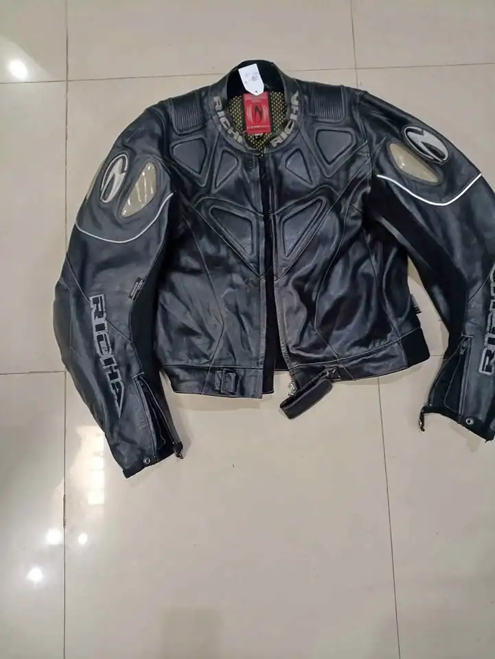 Jaket kulit full protektor merk richa