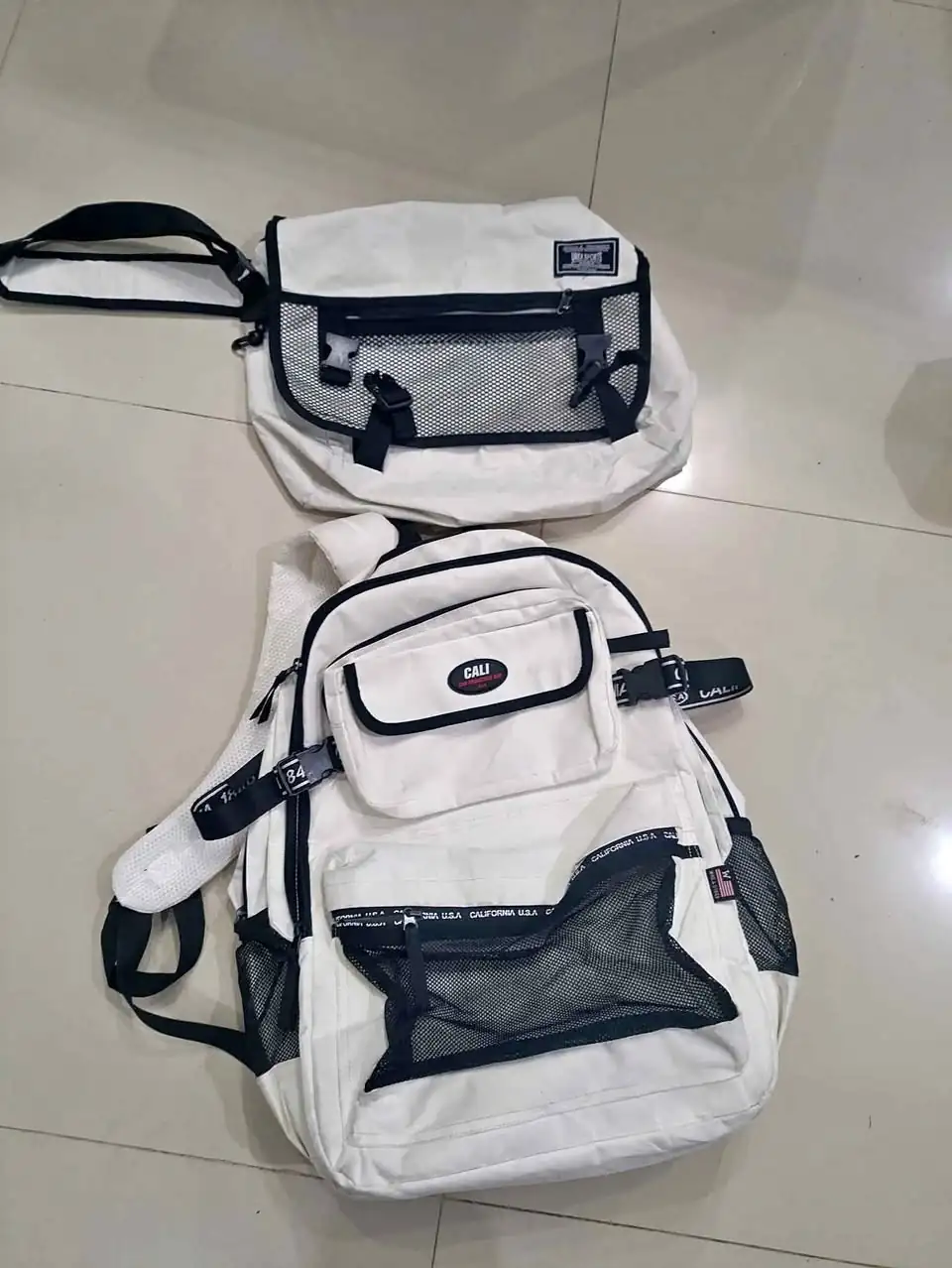 Tas ransel besar dan slempang
