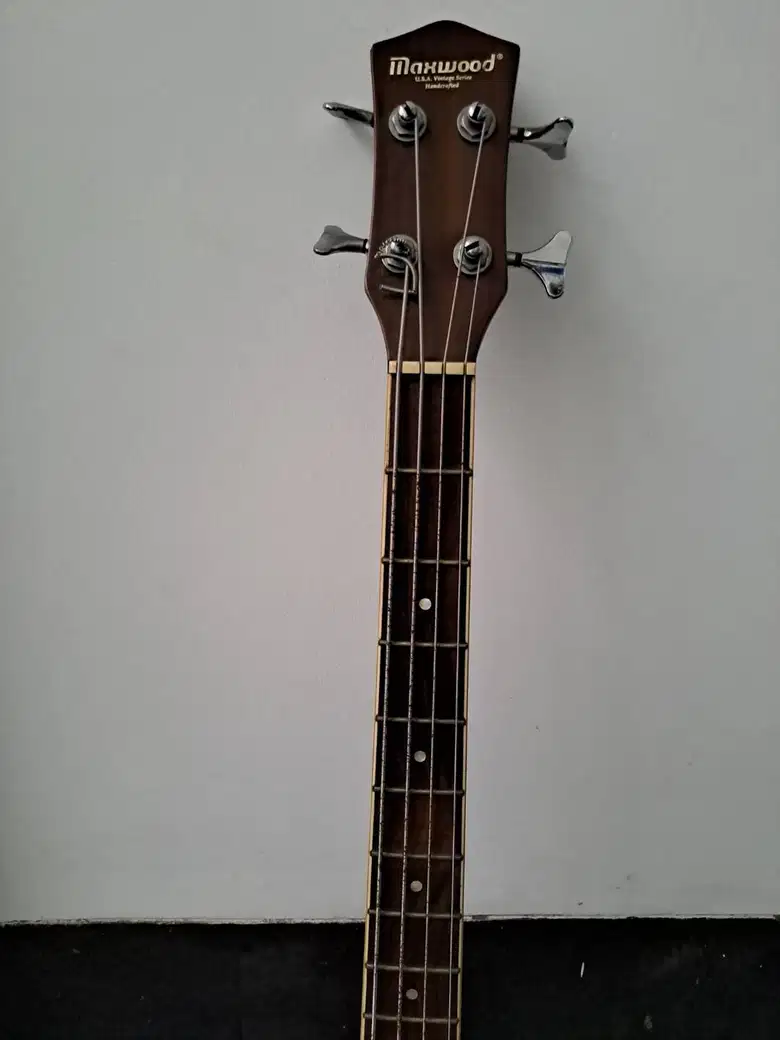 Bass Akustik/Elektrik MAXWOOD