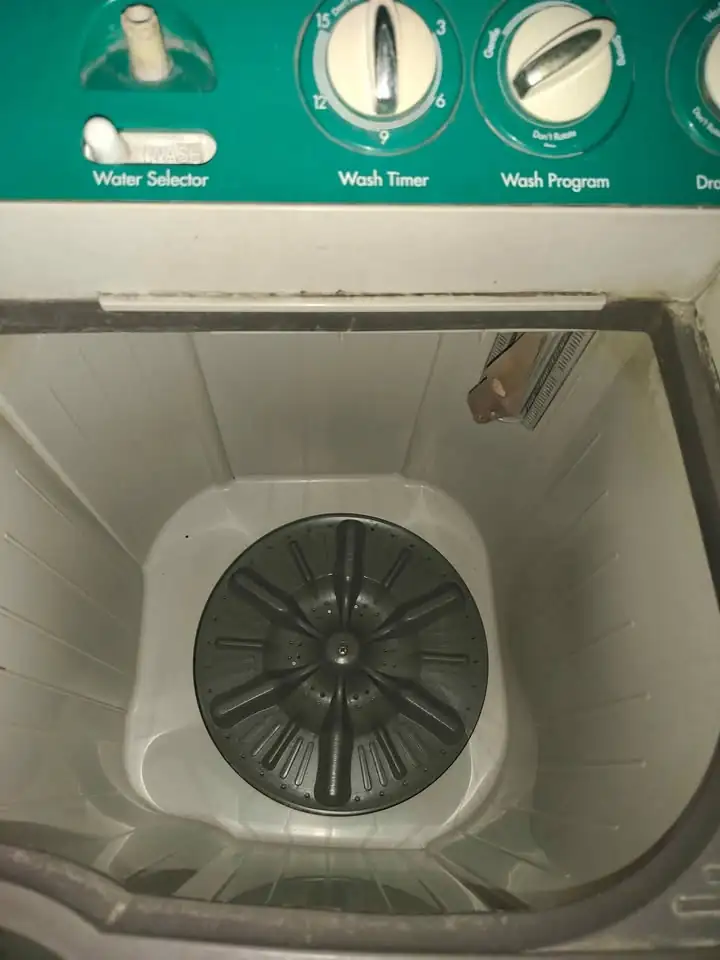 Dijual mesin cuci merk LG W600 2 tabung