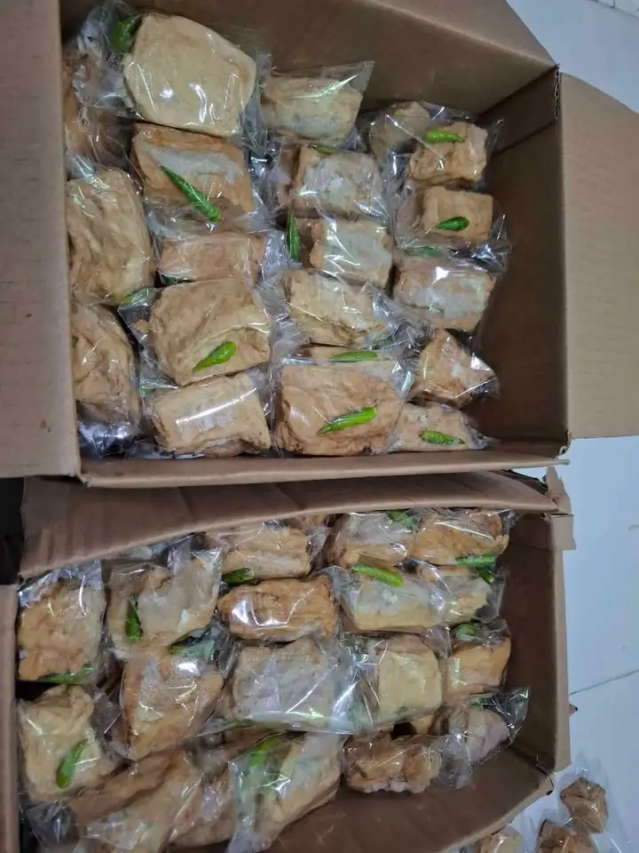 Aneka snack Dadar gulung, martabak mini, tahu bakso