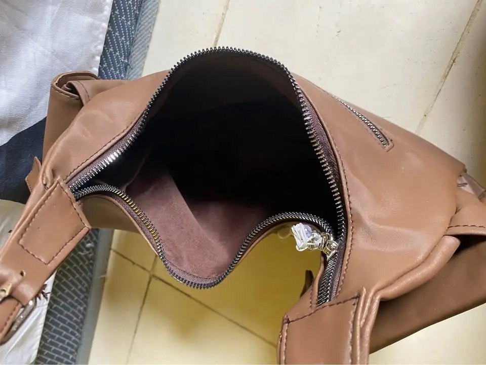 Tas shoulder kondisi baru