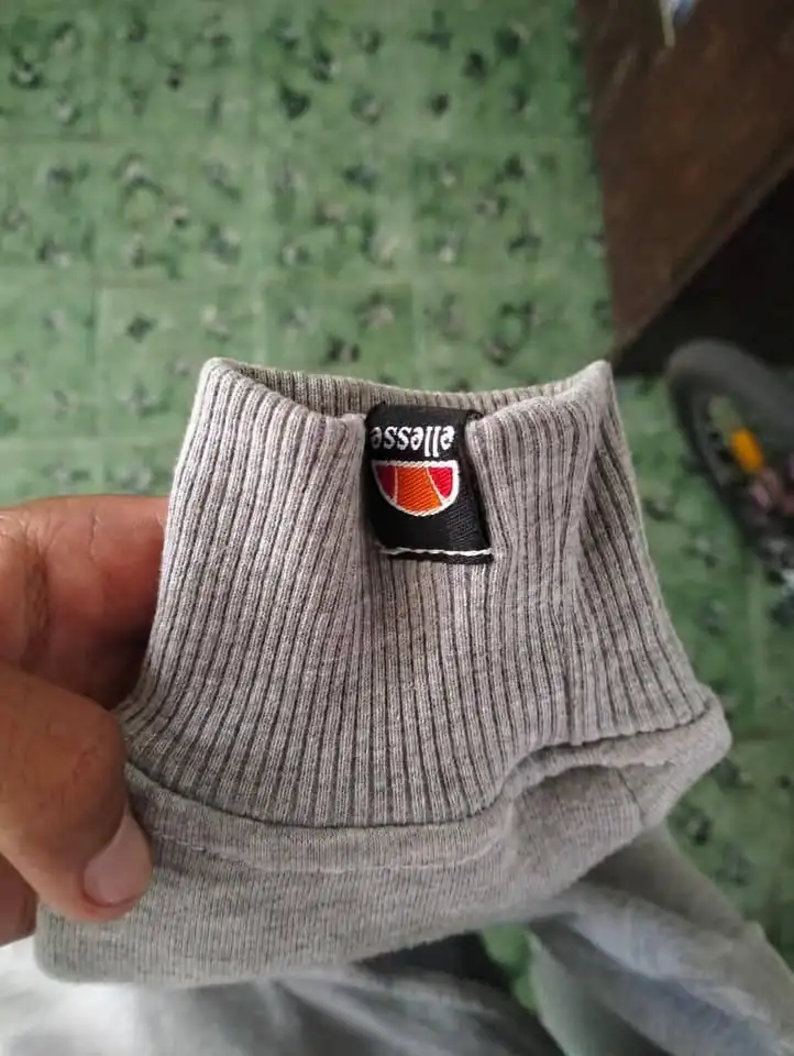 jaket hodie ellesse size L