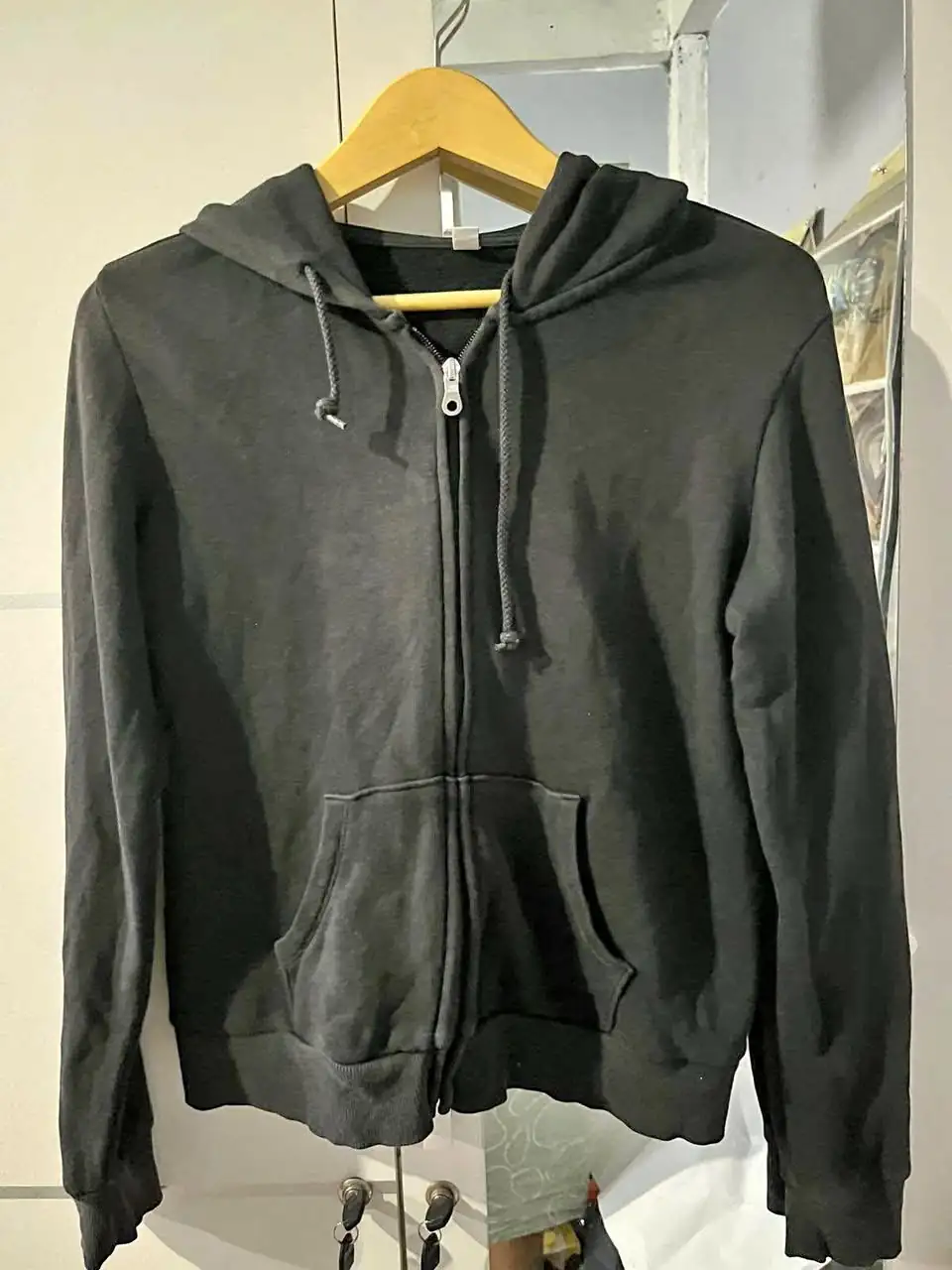 Jaket Wanita Uniqlo Hitam Preloved
