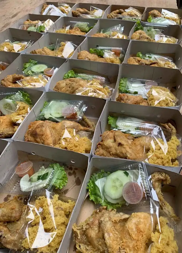 AYAM GORENG & BACA BAKAR