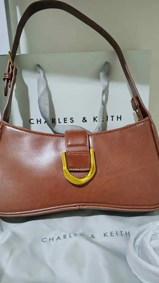 Jual cepat Tas charles&keith