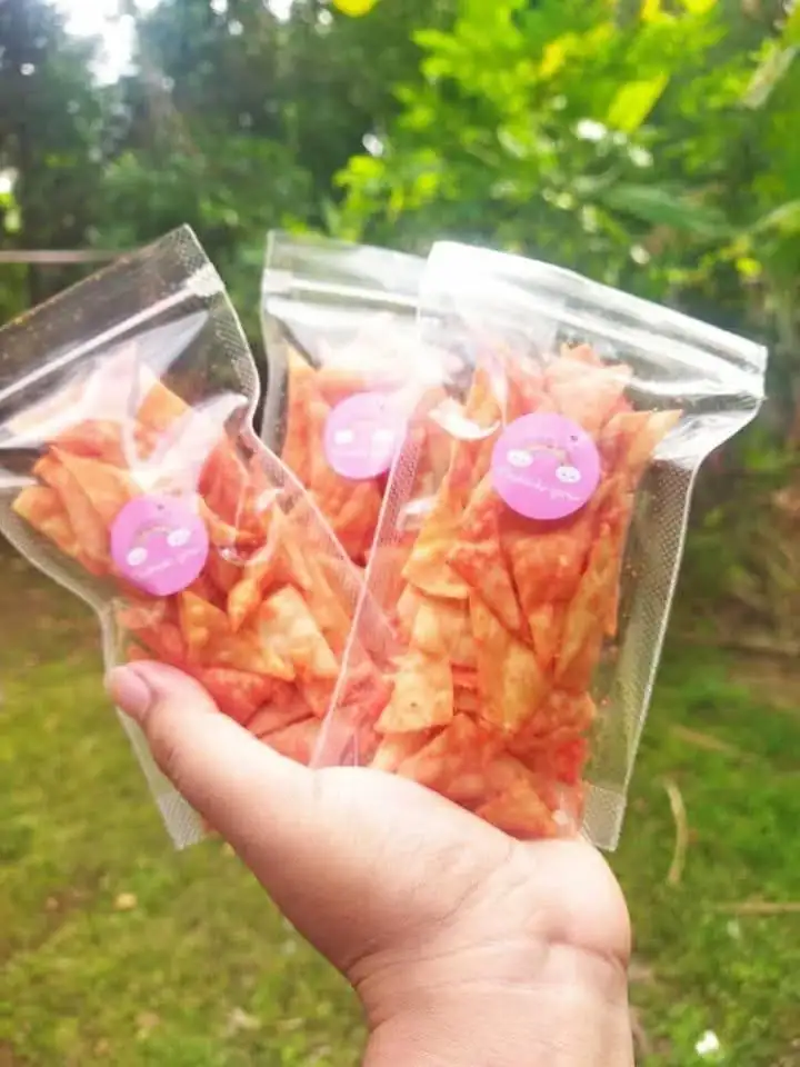 Makanan ringan / keripik pangsit aneka rasa