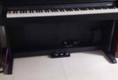 Piano Digital Roland Rp30 like new 99% good condition.