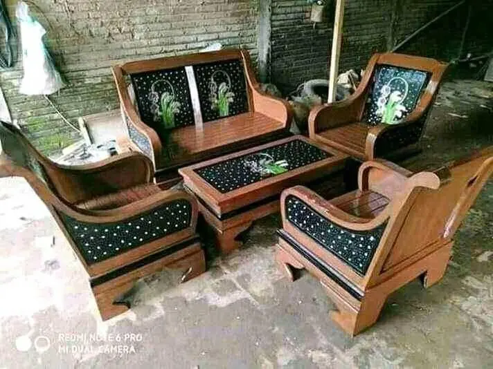 Furniture kursi bahan kayu jati dan mahoni
