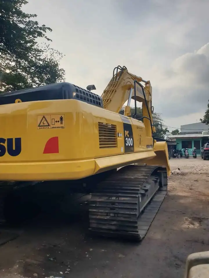 Excavator Komatsu PC300-8MO Tahun 2020