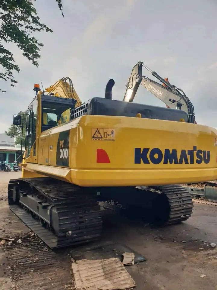 Excavator Komatsu PC300-8MO Tahun 2020