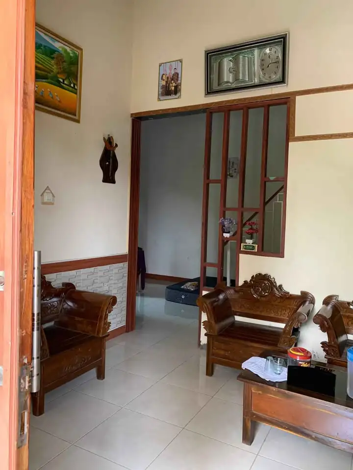 Dijual rumah 2 lantai bangunan Baru Solo UTAra
