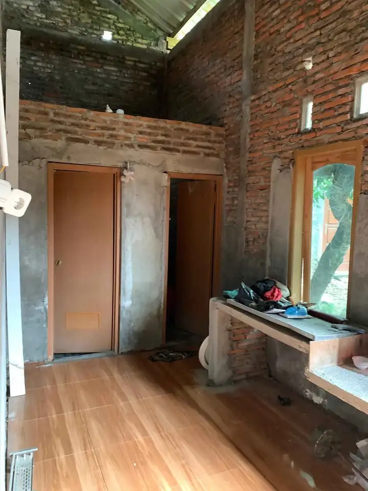 Dijual rumah 2 lantai bangunan Baru Solo UTAra