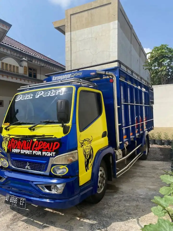 2013 Mitsubishi super truck canter
