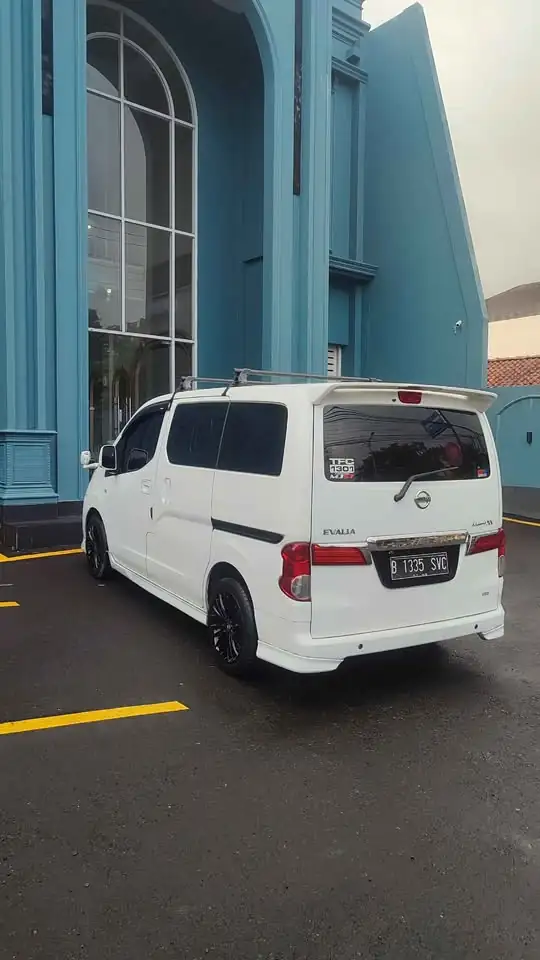 DIJUAL MOBIL 2012 Nissan ISTIMEWA