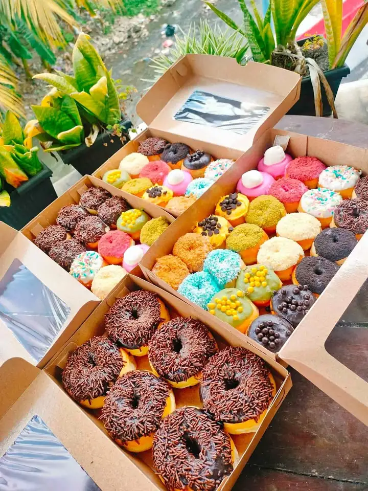 DONAT aneka varian dan topping