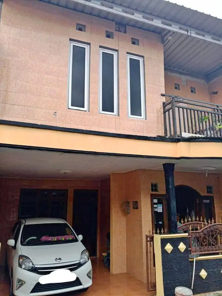 Rumah 2 lantai 2 Beds 1 Bath
