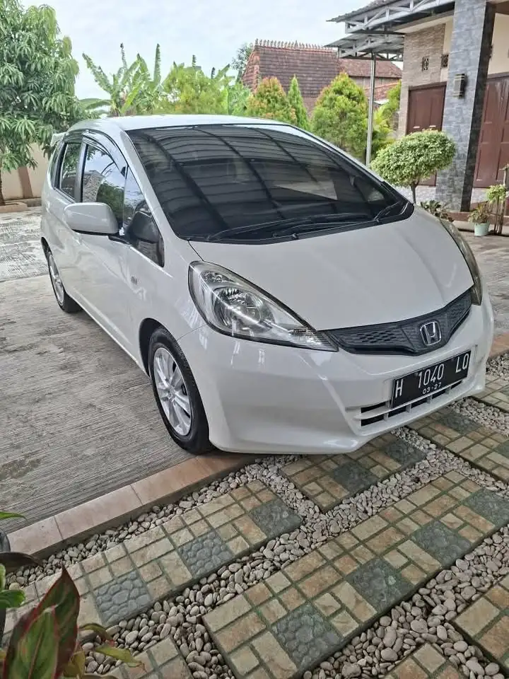 Hatchback 2012 Honda Jazz S matic