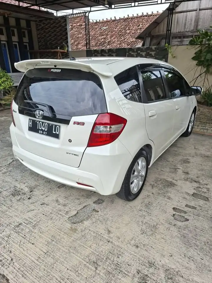 Hatchback 2012 Honda Jazz S matic