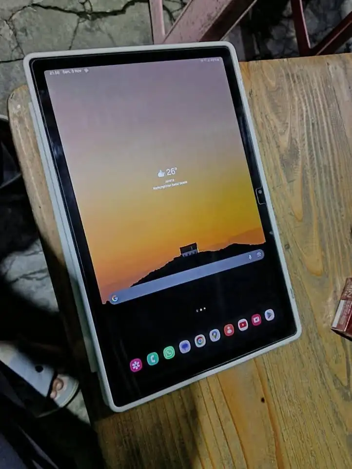 Samsung tab a8 4/128 celluler