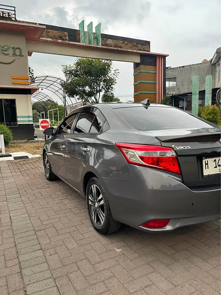 Toyota vios limo 2015 Rp80.000.000