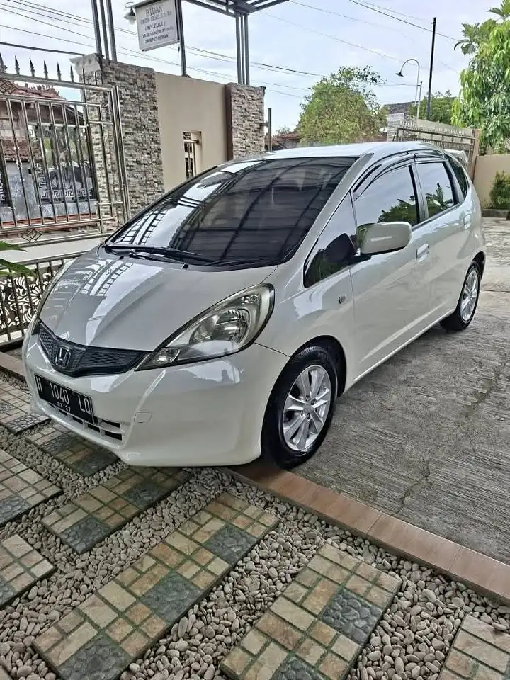 Hatchback 2012 Honda Jazz S matic