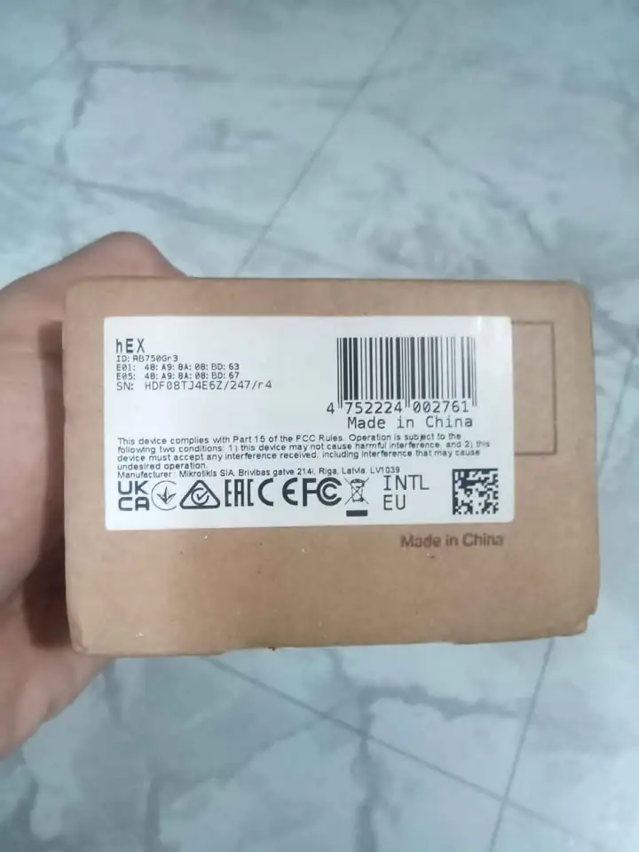 Router Mikrotik RB750Gr3 GR3