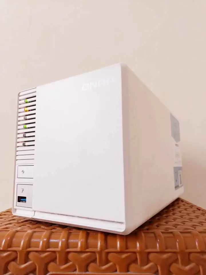 Server NAS Qnap TS 328 – 3 BAY