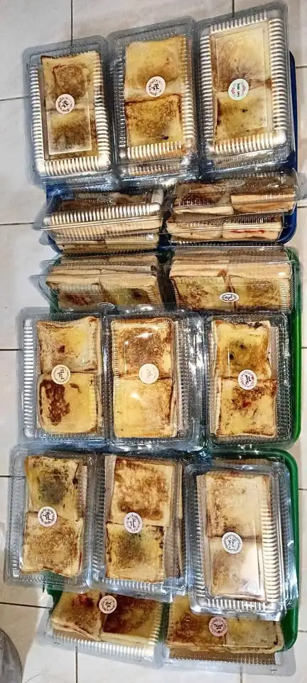 Aneka jajanan kue basah tegal