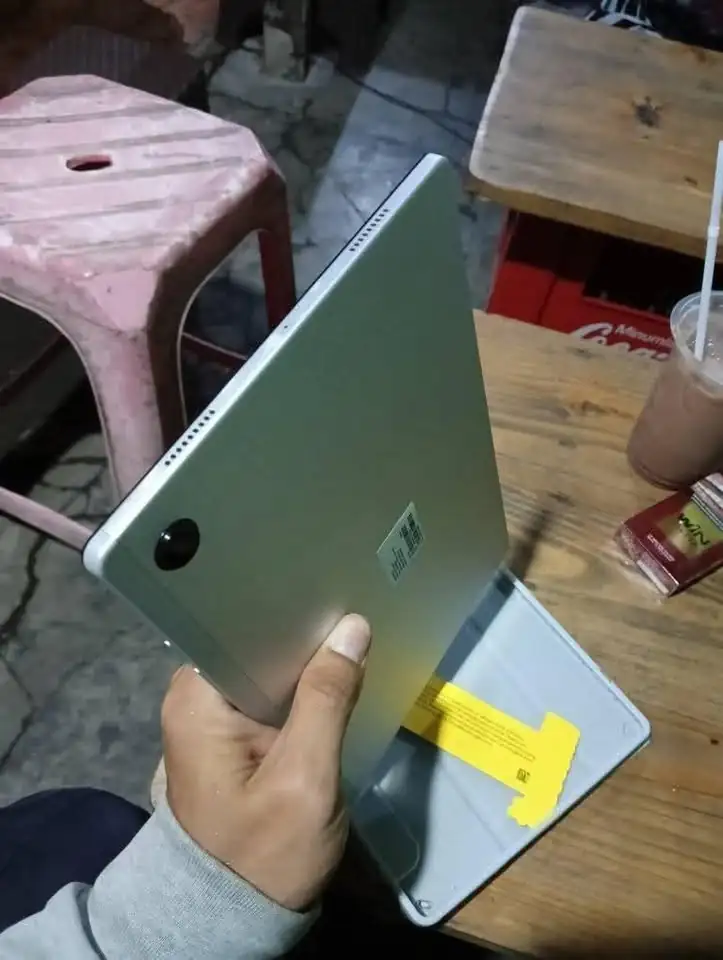 Samsung tab a8 4/128 celluler