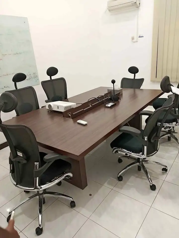 Meja rapat panjang kondisi masih istimewa