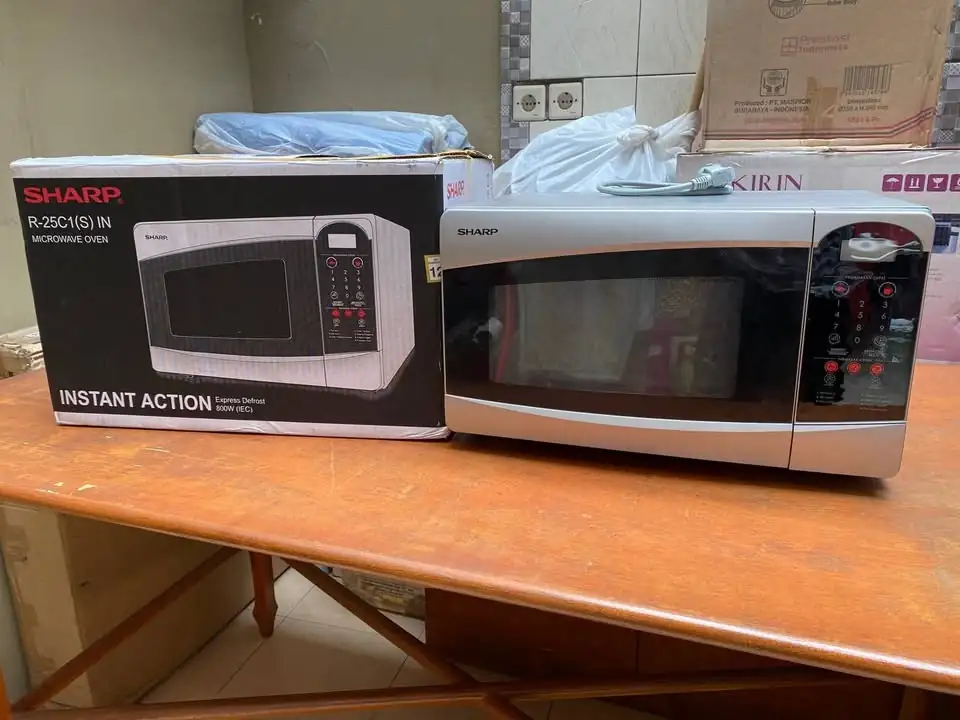 MICROWAVE SHARP R25C1 (S)IN-SILVER seken murah