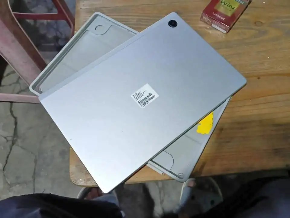 Samsung tab a8 4/128 celluler