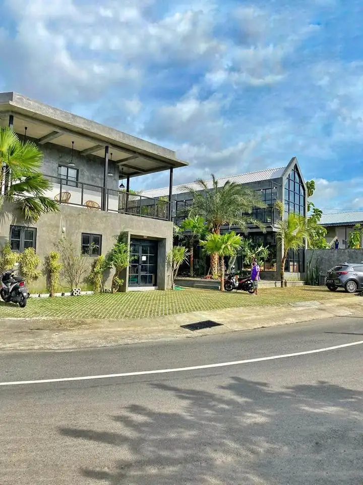 Jual Cafe belakang kampus UNS