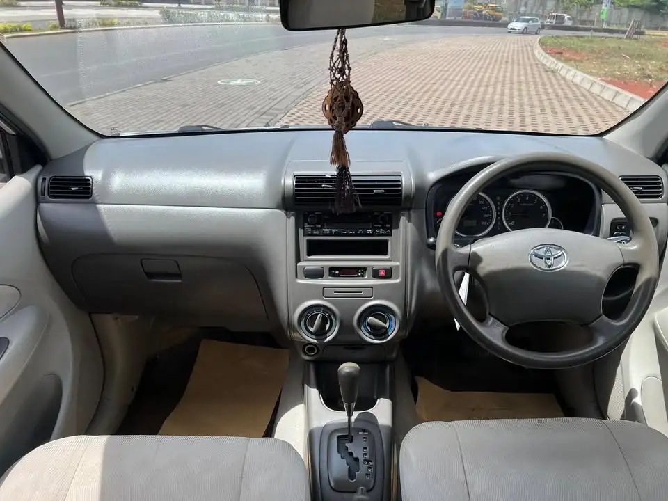 2011 TOYOTA AVANZA 1.3 G MATIC