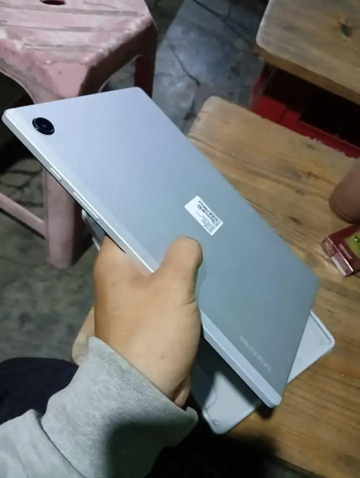 Samsung tab a8 4/128 celluler