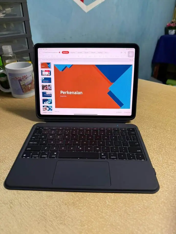 Apple iPad Pro 11 2nd Generasi Memori 128GB Fullset dengan Keyboard