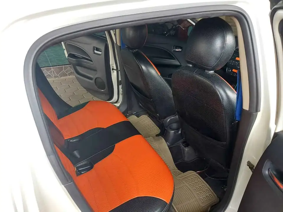 Mirage 1.2 GLX Manual Th 2015