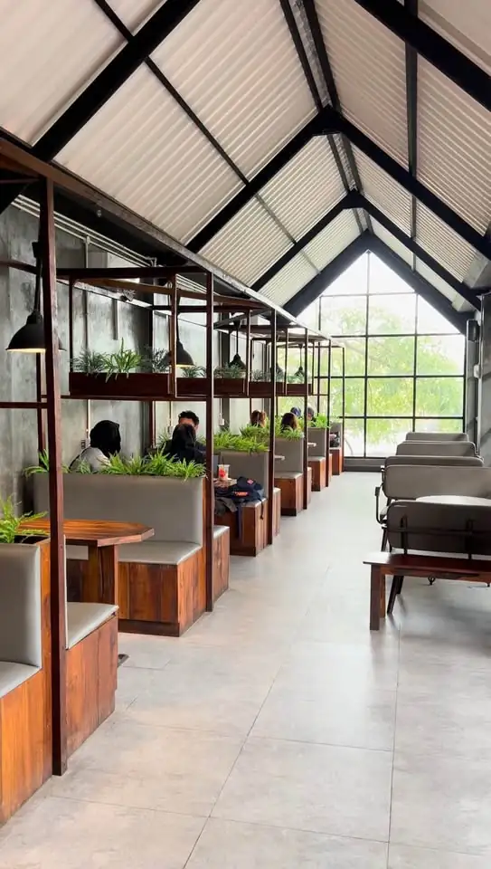 Jual Cafe belakang kampus UNS