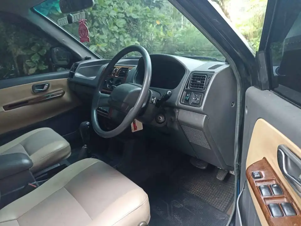 2003 Mitsubishi kuda grandia injeksi